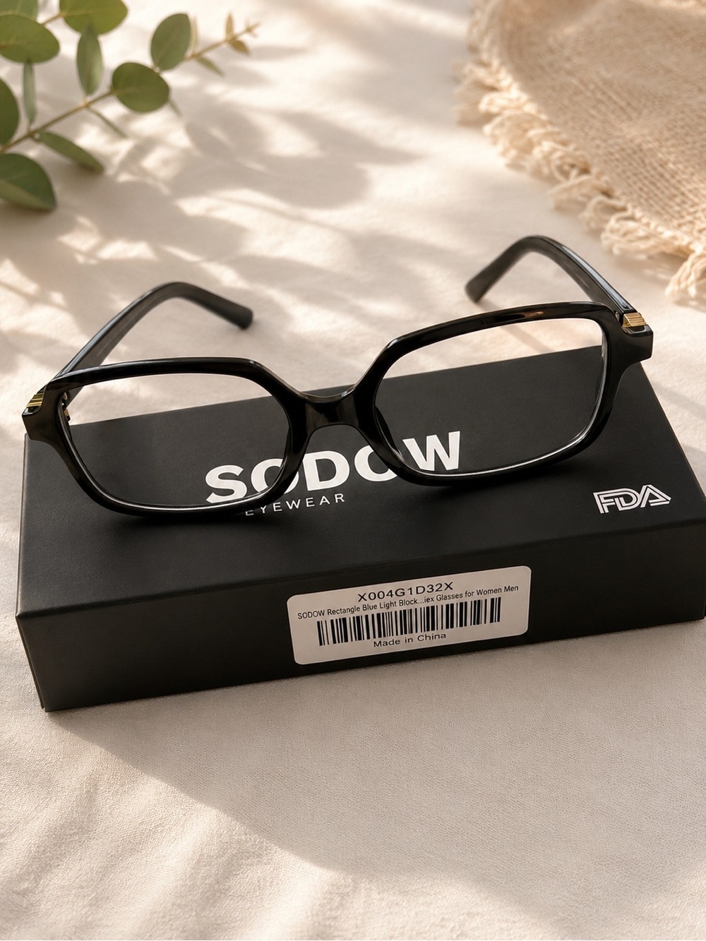 SODQW Black Rectangular Women's Glasses with Gold Temple Detail